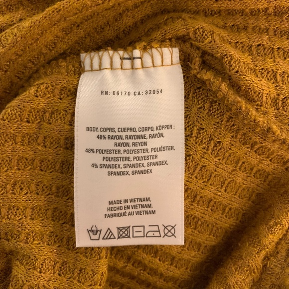 ANTHROPOLOGIE AKEMI + KIN WOODRUFF TOP - Picture 11 of 11